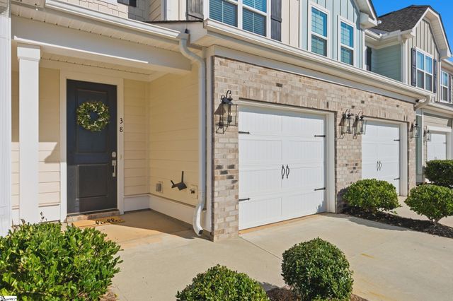 38 Red Horse Way, Greer, SC 29651