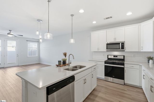 38 Red Horse Way, Greer, SC 29651