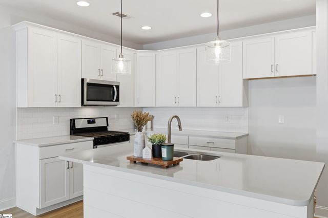 38 Red Horse Way, Greer, SC 29651