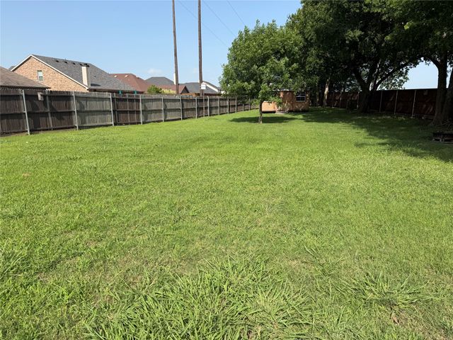 602 Seasons W, Sherman, TX 75092