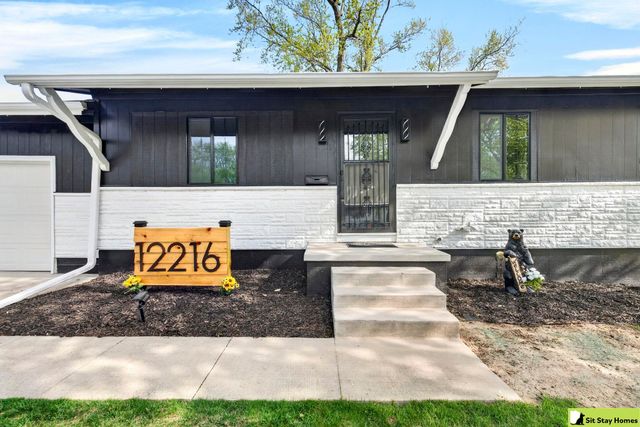 12216 C Street, Omaha, NE 68144