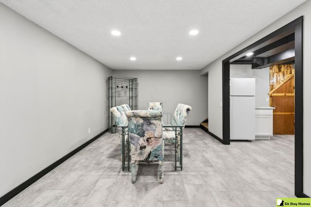 12216 C Street, Omaha, NE 68144