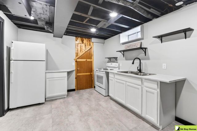12216 C Street, Omaha, NE 68144