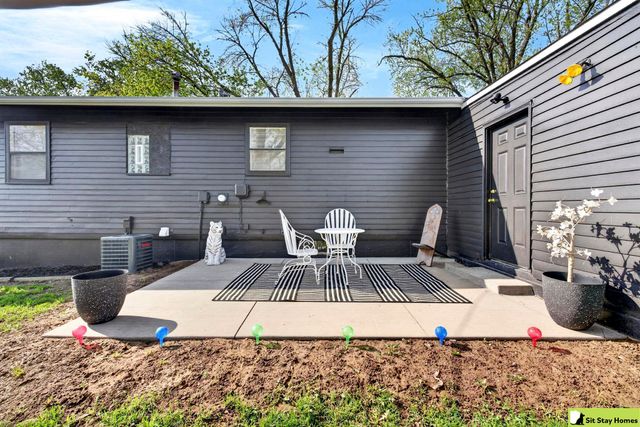 12216 C Street, Omaha, NE 68144