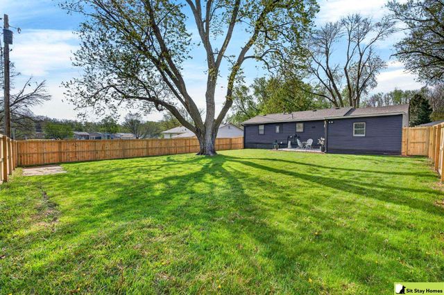 12216 C Street, Omaha, NE 68144