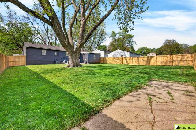 12216 C Street, Omaha, NE 68144