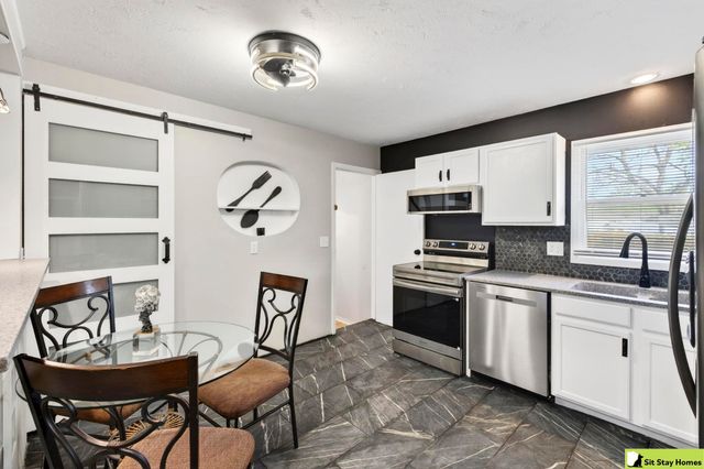 12216 C Street, Omaha, NE 68144