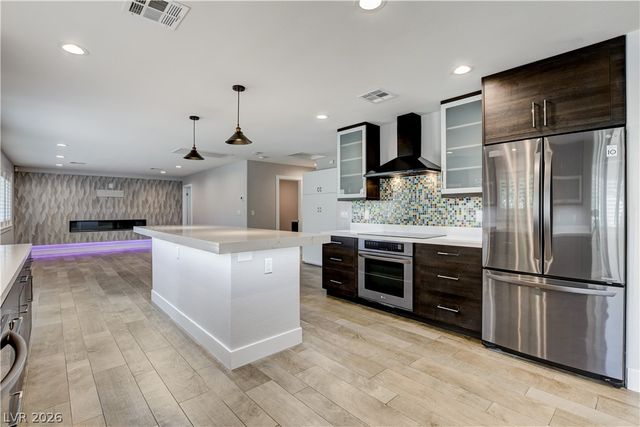 4207 Ridgecrest Drive, Las Vegas, NV 89121