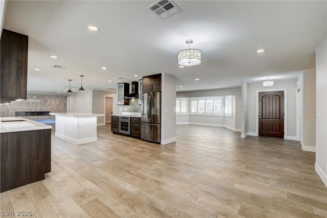 4207 Ridgecrest Drive, Las Vegas, NV 89121