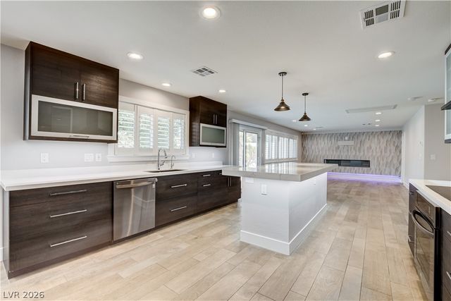 4207 Ridgecrest Drive, Las Vegas, NV 89121