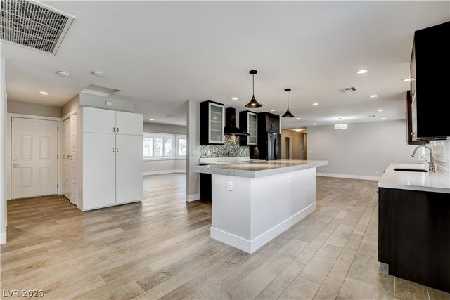 4207 Ridgecrest Drive, Las Vegas, NV 89121