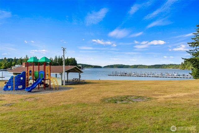 9804 Windward Drive NW, Olympia, WA 98502