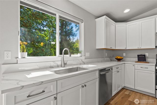 9804 Windward Drive NW, Olympia, WA 98502
