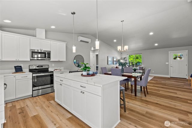9804 Windward Drive NW, Olympia, WA 98502