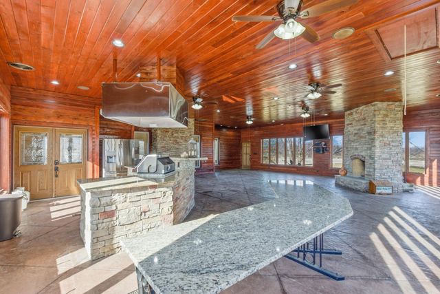 5301 W 81st St N, Valley Center, KS 67147