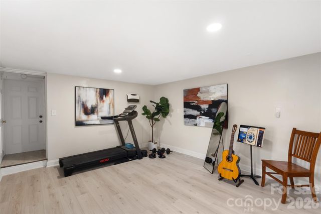 265 Anthony Circle, Charlotte, NC 28211