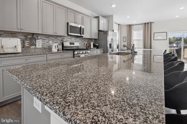 4118 HATLEY PL, White Plains, MD 20695