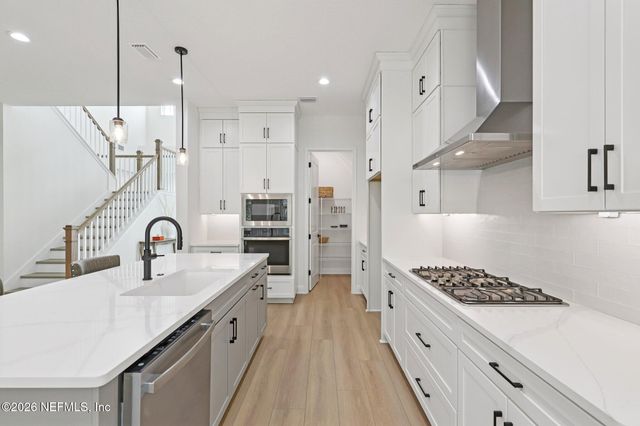 800 NAVIGATORS Road, St. Johns, FL 32259