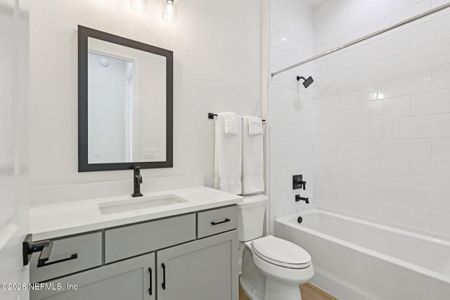 800 NAVIGATORS Road, St. Johns, FL 32259