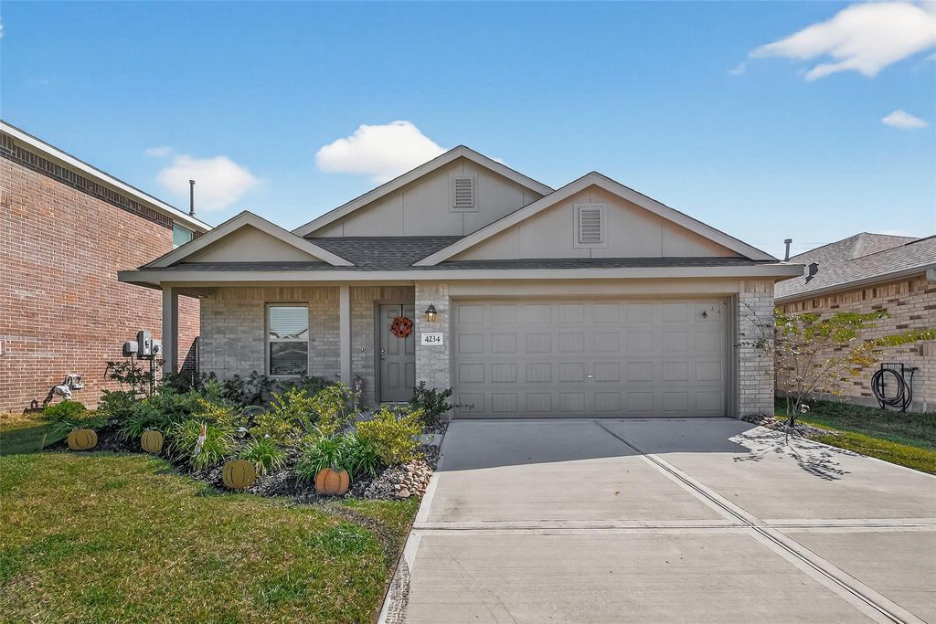 4234 Barrington Cove Lane, Baytown, TX 77521