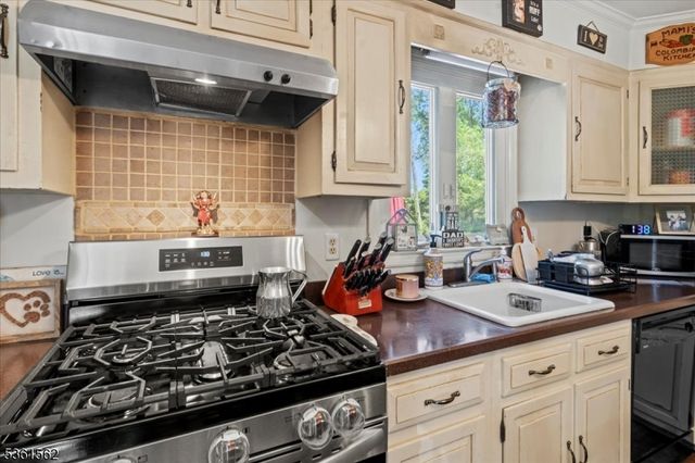10 Hanover Ave, Hanover Twp., NJ 07981