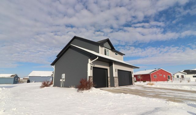 4515 12th Street S, Moorhead, MN 56560