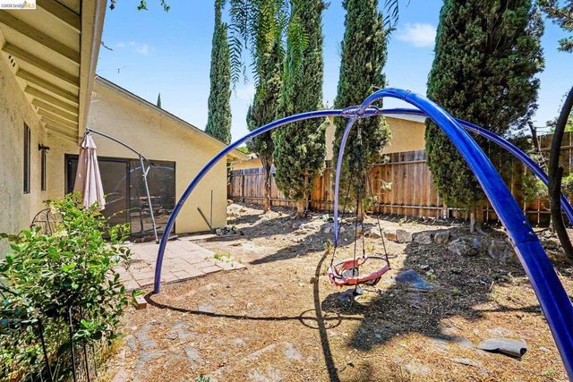 4004 S Royal Links Cir, Antioch, CA 94509