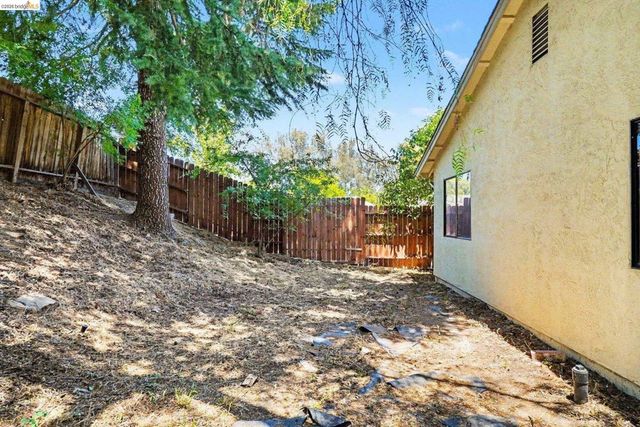 4004 S Royal Links Cir, Antioch, CA 94509