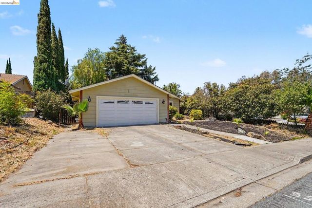 4004 S Royal Links Cir, Antioch, CA 94509