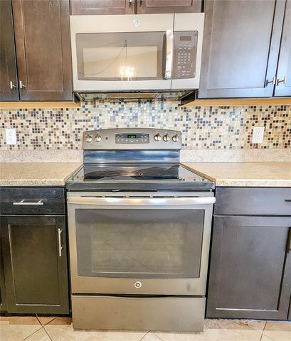 31 LAGO VISTA PLACE, Palm Coast, FL 32164