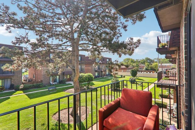 9616 Bianco Terrace C, Des Plaines, IL 60016