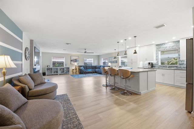 6125 Stanley Lane, Delray Beach, FL 33484