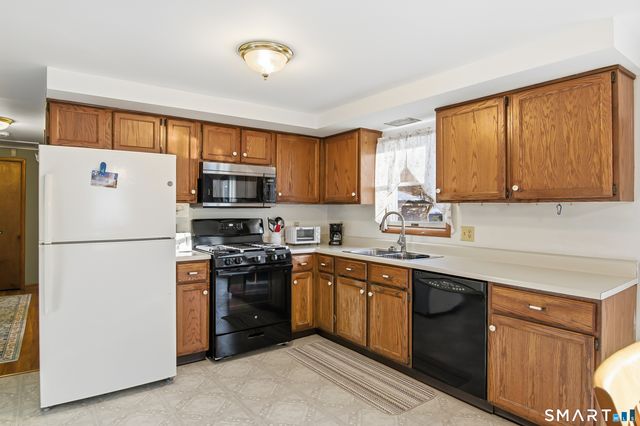 200 Short Beach Road, East Haven, CT 06512