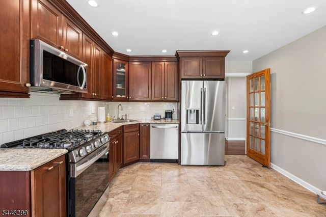 1625 Nottingham Way, Mountainside Boro, NJ 07092