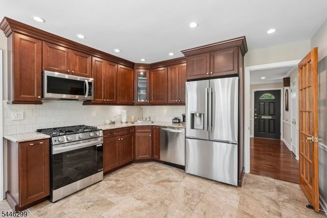 1625 Nottingham Way, Mountainside Boro, NJ 07092