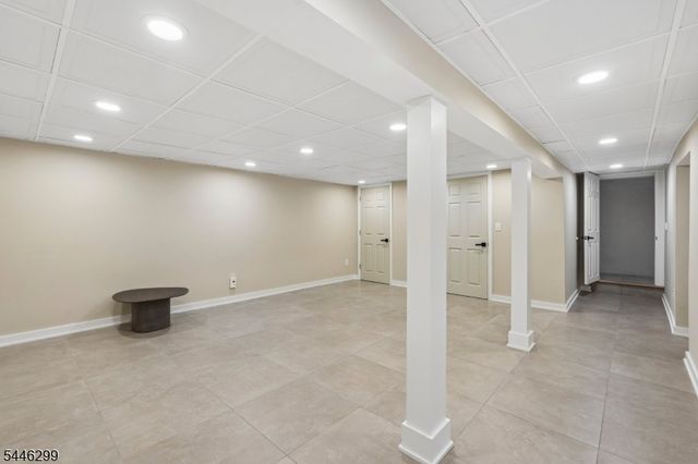 1625 Nottingham Way, Mountainside Boro, NJ 07092