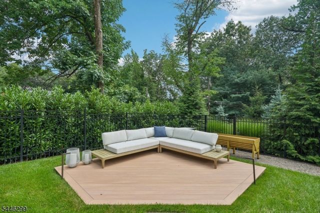 1625 Nottingham Way, Mountainside Boro, NJ 07092
