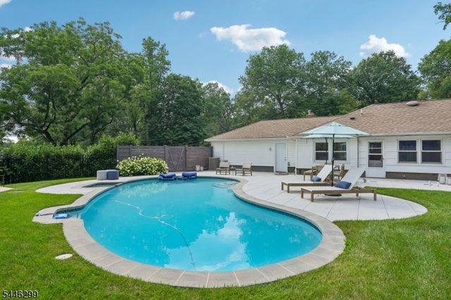 1625 Nottingham Way, Mountainside Boro, NJ 07092