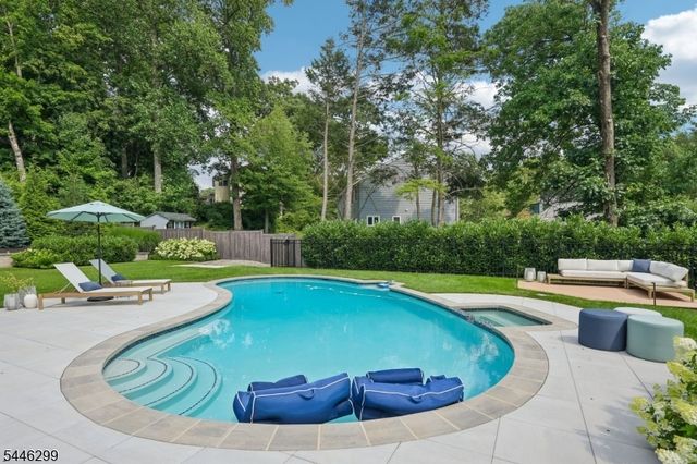 1625 Nottingham Way, Mountainside Boro, NJ 07092