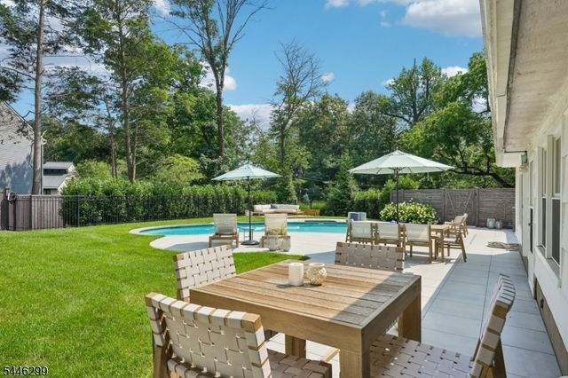 1625 Nottingham Way, Mountainside Boro, NJ 07092