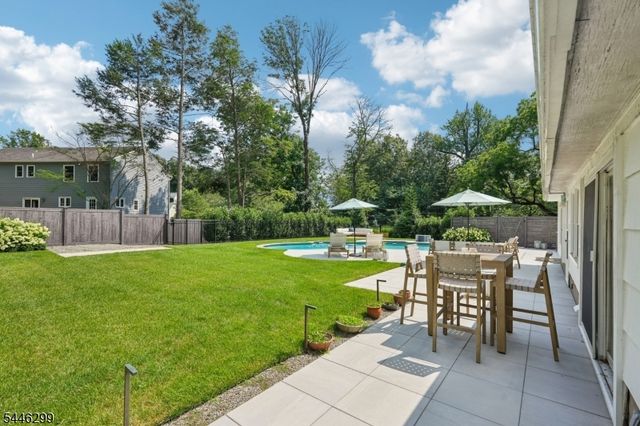 1625 Nottingham Way, Mountainside Boro, NJ 07092