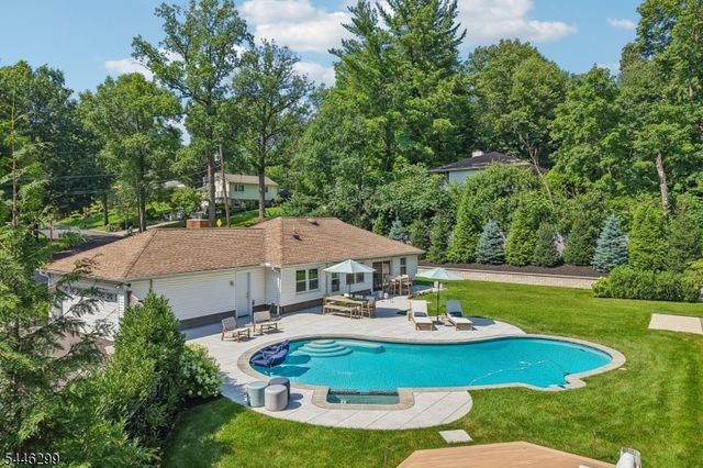 1625 Nottingham Way, Mountainside Boro, NJ 07092