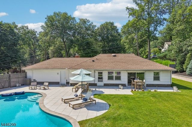 1625 Nottingham Way, Mountainside Boro, NJ 07092