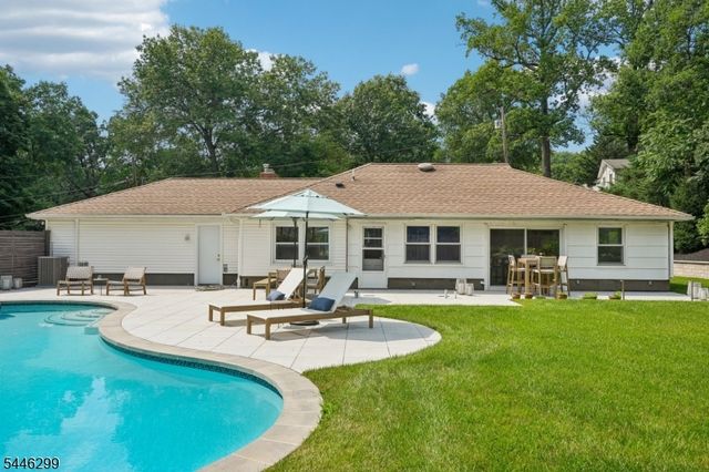 1625 Nottingham Way, Mountainside Boro, NJ 07092