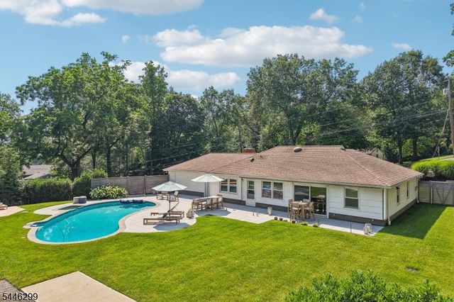 1625 Nottingham Way, Mountainside Boro, NJ 07092