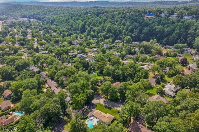 1625 Nottingham Way, Mountainside Boro, NJ 07092