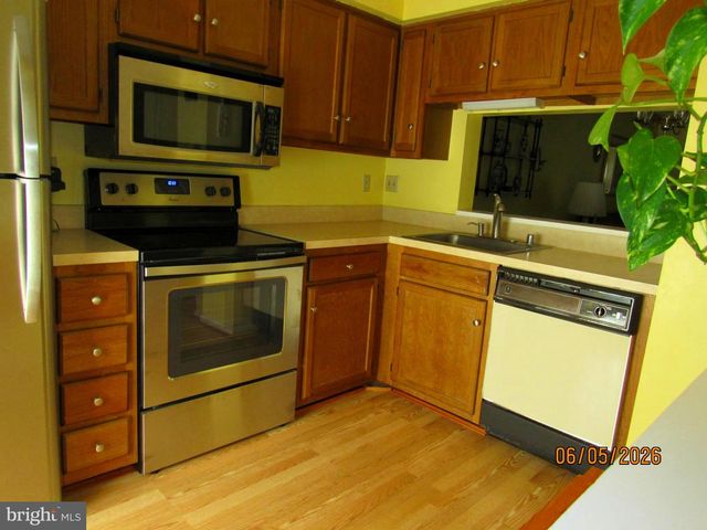 550 DAHLGREEN RD, Glen Burnie, MD 21061