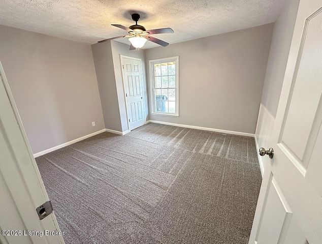 4725 Plum Creek Rd, Taylorsville, KY 40071