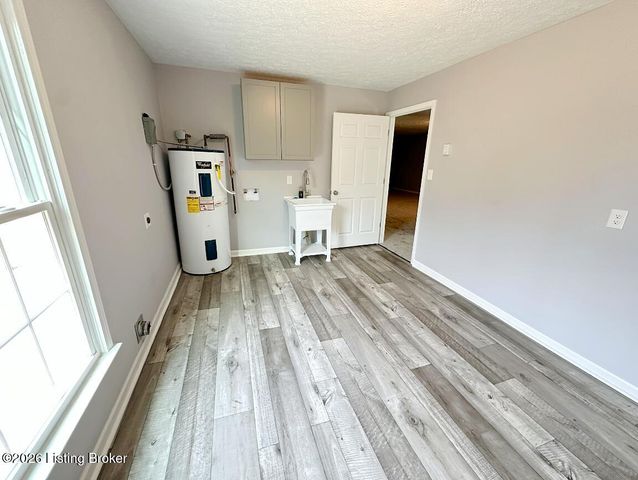 4725 Plum Creek Rd, Taylorsville, KY 40071