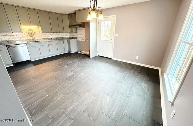 4725 Plum Creek Rd, Taylorsville, KY 40071